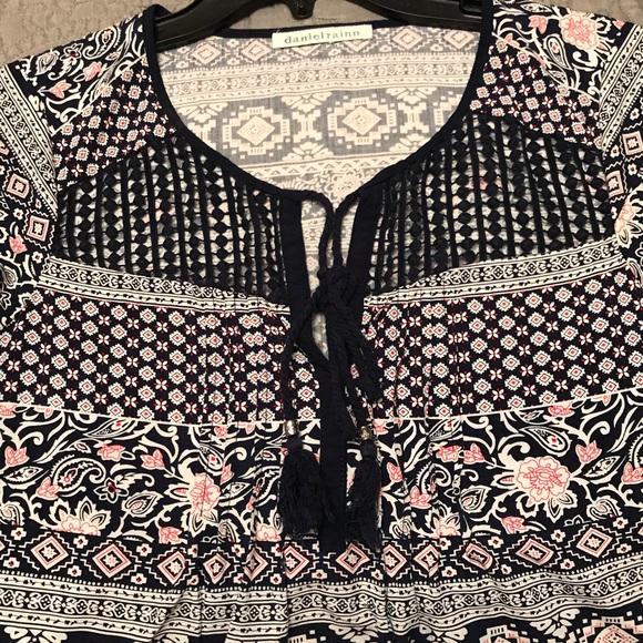 Sleeveless rayon top - Picture 3 of 4